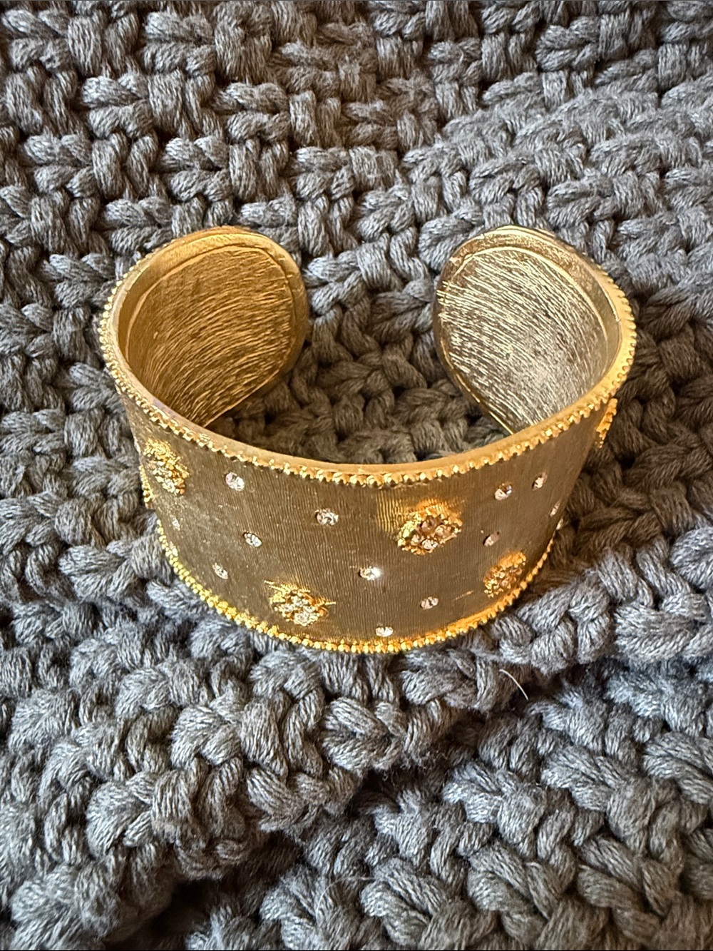 Flower Cuff - Picture 3 of 7